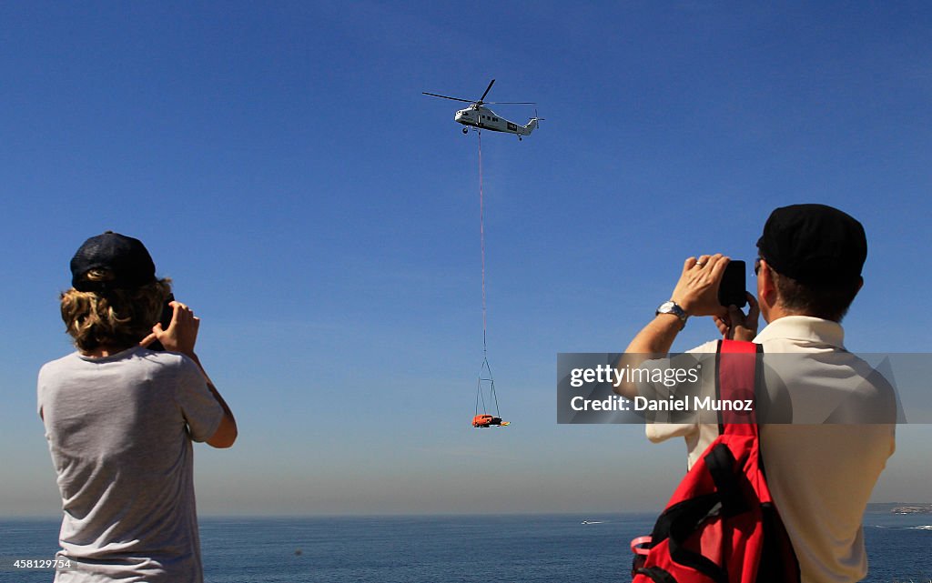 Van Flies Over Bondi Beach By Helicopter For Movember