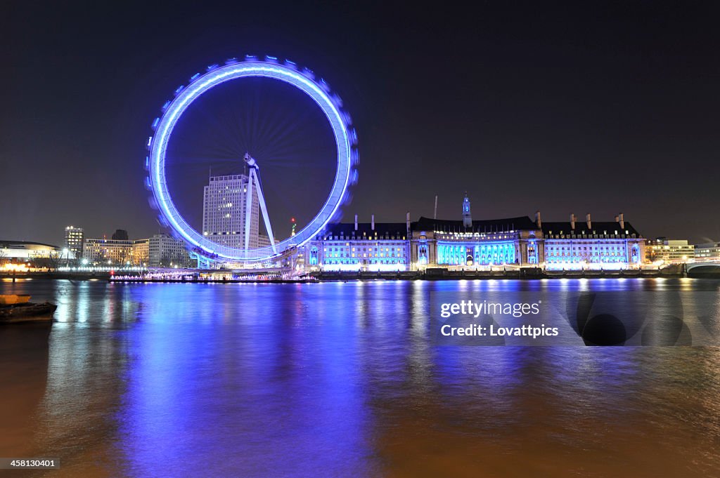 London. skyline at night.