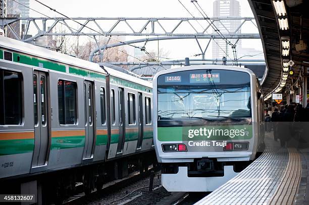 la station de métro de tokyo - métro transport ferroviaire photos et images de collection