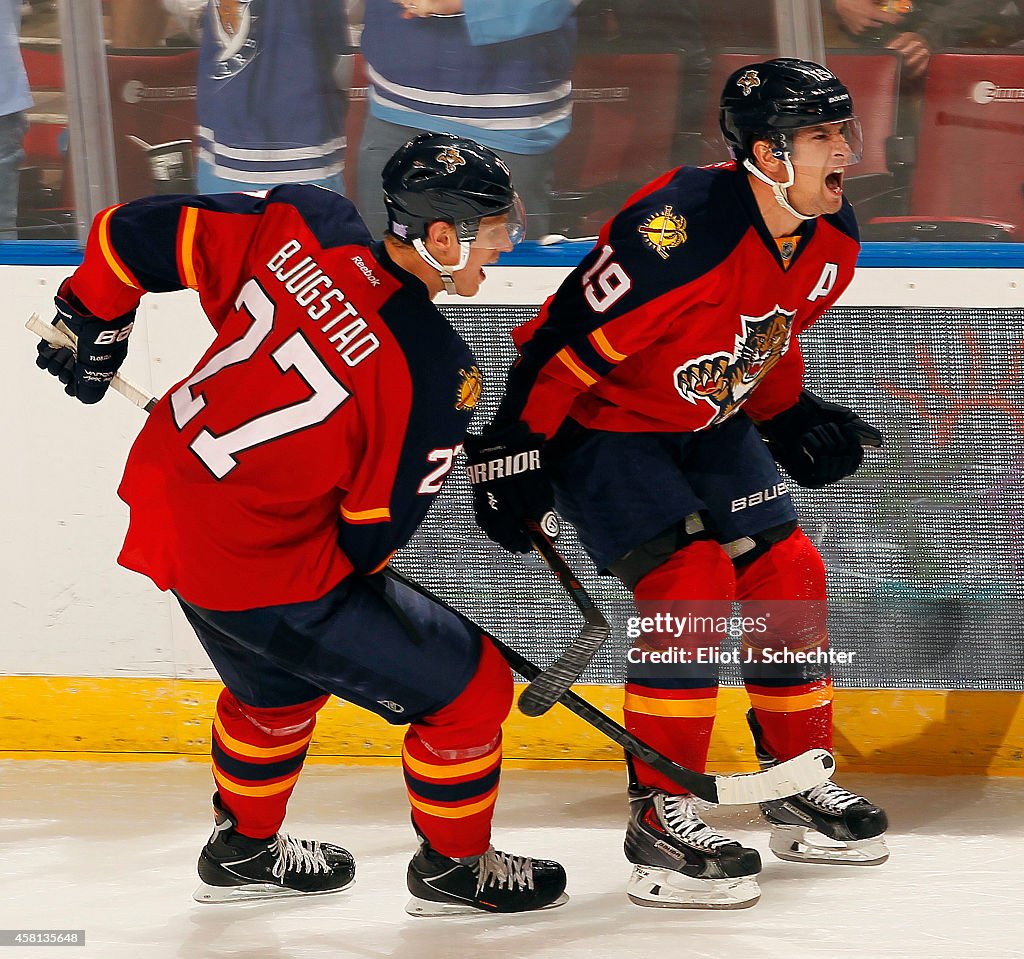 Arizona Coyotes v Florida Panthers