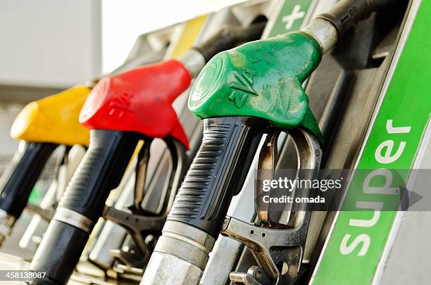 antigua boquilla bombas de combustible - gasolina fotografías e imágenes de stock