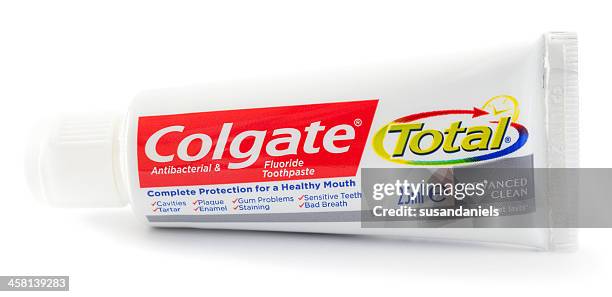 colgate total advanced toothpaste - fluor stockfoto's en -beelden