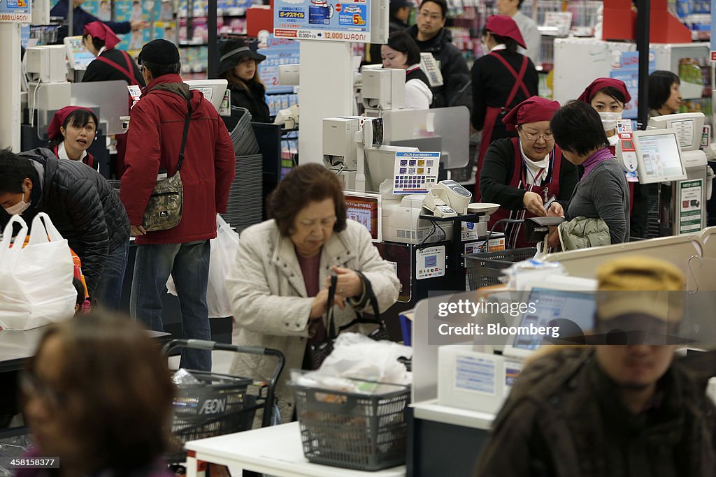 Aeon Co. Opens Flagship Shopping Mall