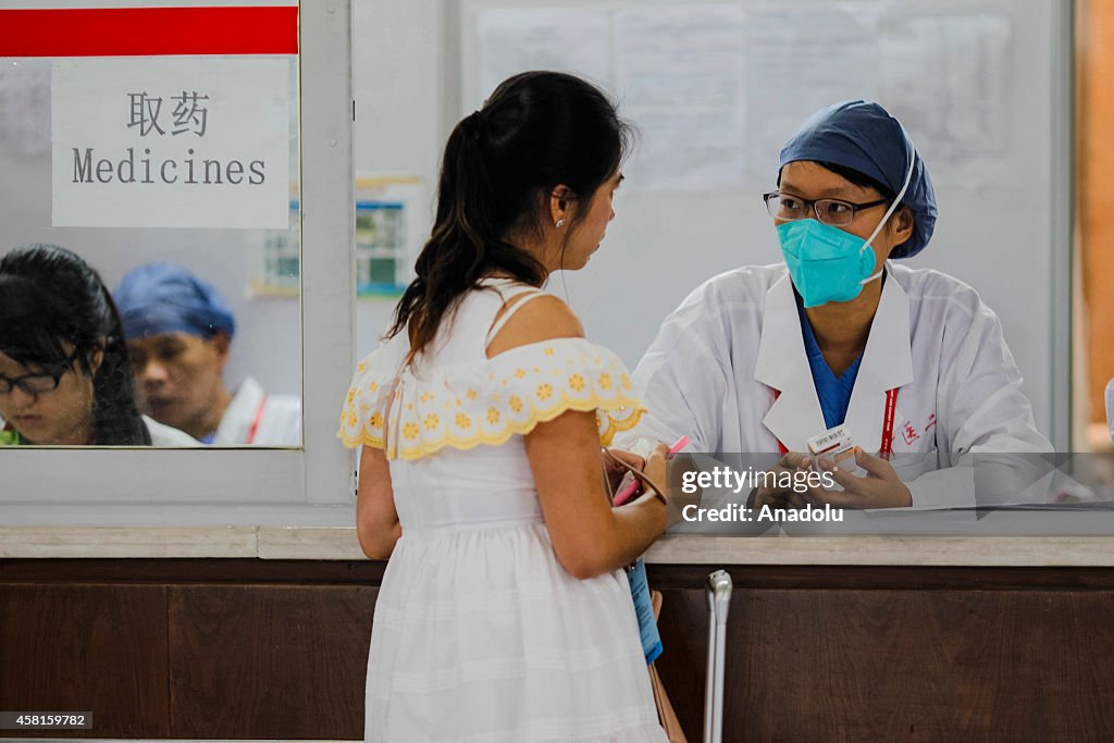 Ebola precautions at Canton Fair of China