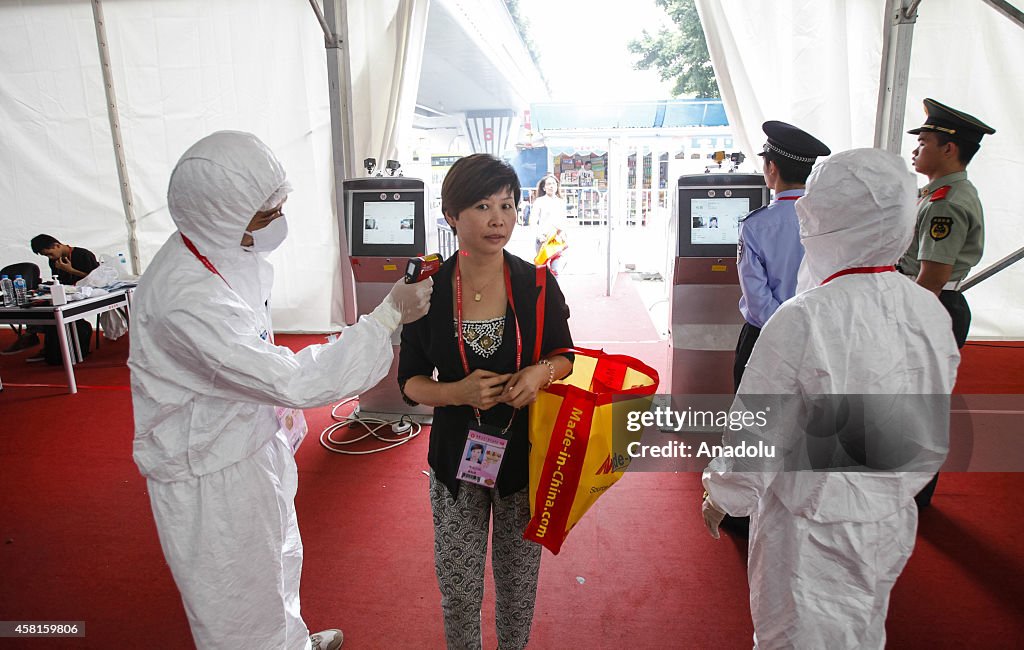 Ebola precautions at Canton Fair of China