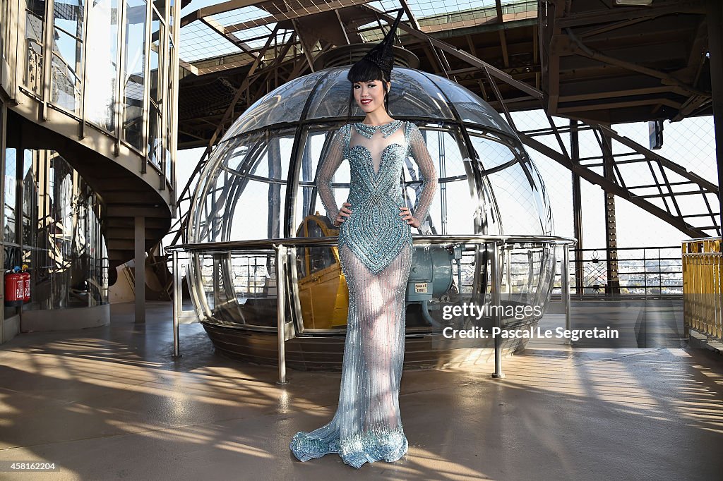 'J Autumn Fashion Show 2014' : Jessica Minh Anh Transforms The Eiffel Tower Into A 150 meter Outdoor Catwalk