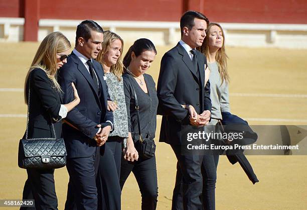 Manolo Manzanares, Ana Manzanares, Yeyes Manzanares, Jose Maria Manzanares and Rocio Escalona follow the coffin of the bullfigher Jose Maria...