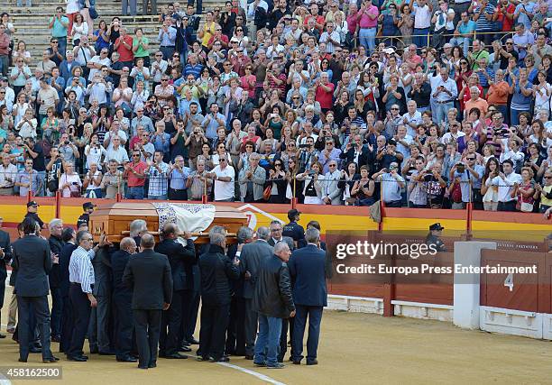 People applaud the bullfighter Jose Maria Manzanares at Alicante bullring on October 30, 2014 in Alicante, Spain.