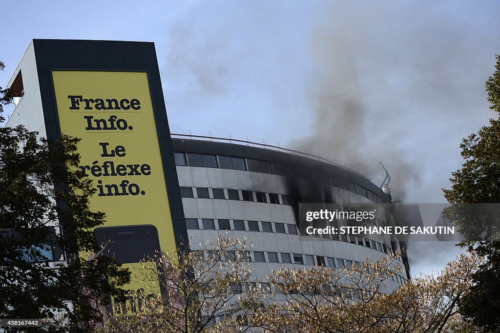 FRANCE-FIRE-MAISON-RADIO