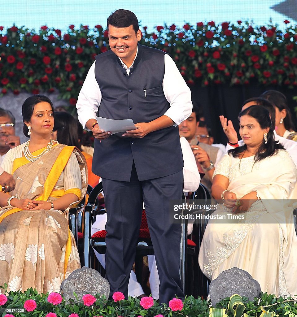 Devendra New Chief Minister of Maharashtra Devendra Fadnavis along with his ...