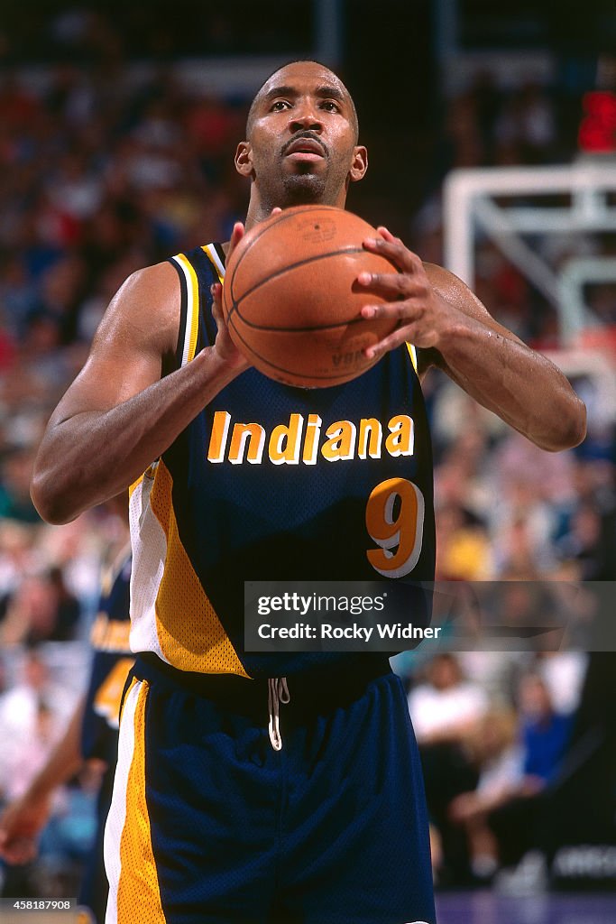 Rod Mckey Derrick McKey of the Indiana Pacers shoots against the Sacramento ...