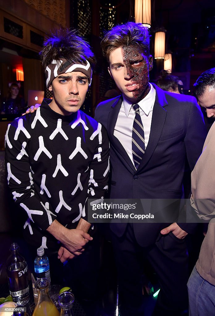 Moto X Presents Heidi Klum's 15th Annual Halloween Party Sponsored By SVEDKA Vodka At TAO Downtown - Inside