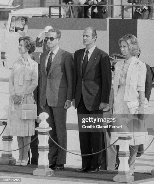 The Spanish Kings Juan Carlos and Sofia received at Barajas airport the King Baudouin of Belgium and his wife Fabiola, 26th September 1978, Madrid,...