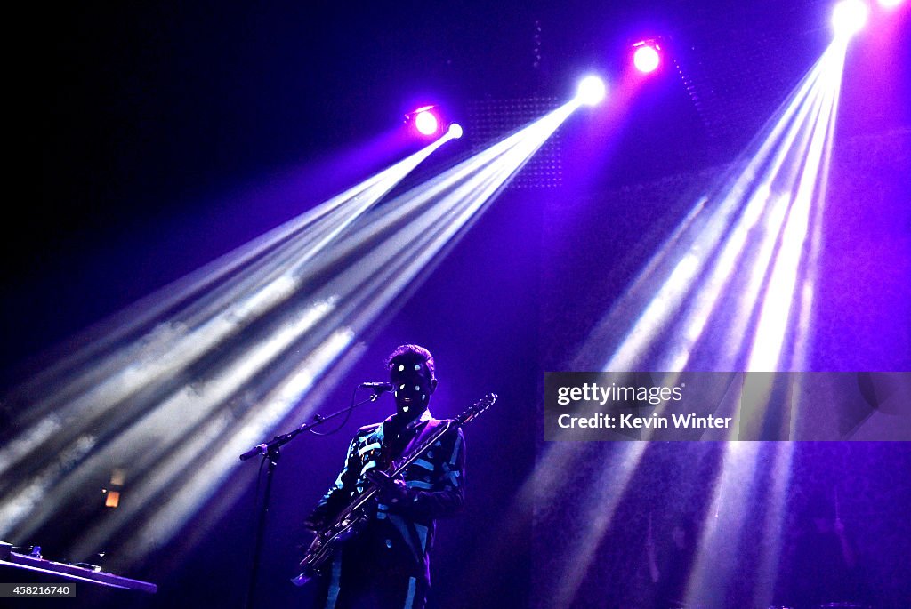 Queens Of The Stone Age Present "The End Of The Road"