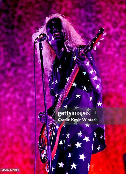 Musician Alison Mosshart of The Kills performs at the Forum on October 31, 2014 in Inglewood, California.