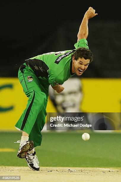 Clint McKay of the Stars bowls during the Big Bash League match between the Melbourne Stars and the Melbourne Renegades at Melbourne Cricket Ground...