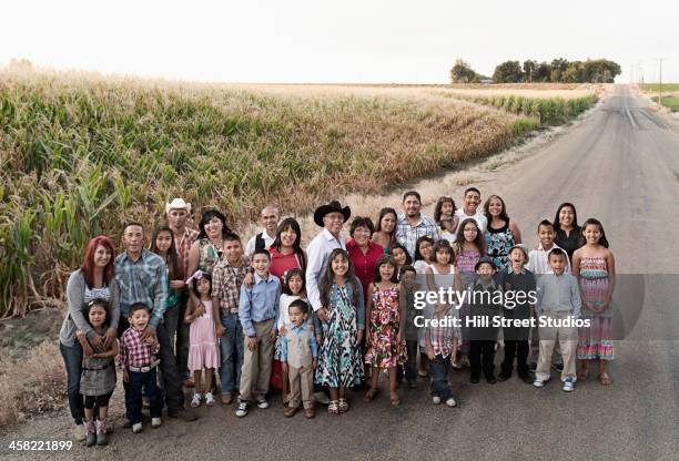 Large Rural Family Large Family Portrait Photos and Premium High Res Pictures - Getty Images