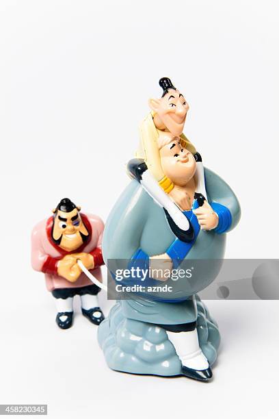 disney's mulan"" - mulan kunstwerkname stock-fotos und bilder