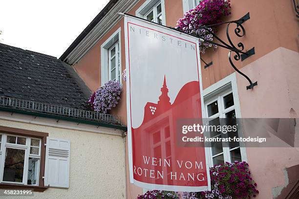 flag of the nierstein  association &quot;wein vom roten hang&quot; - nierstein stock pictures, royalty-free photos & images