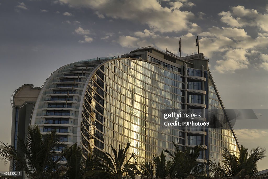 Dubai - Jumeirah Hotel in cloud day