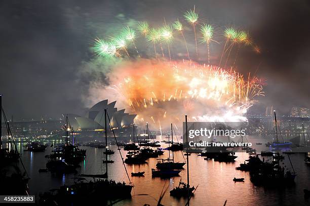 silvester-feuerwerk, sydney, australien - sydney new years eve stock-fotos und bilder