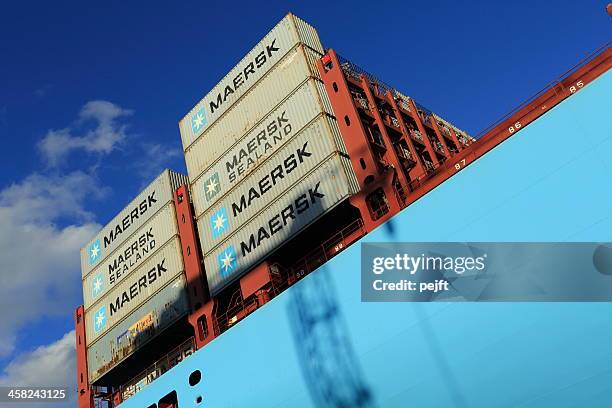 maersk-linie drei e frachtschiff majestätischen mærsk - maersk line stock-fotos und bilder