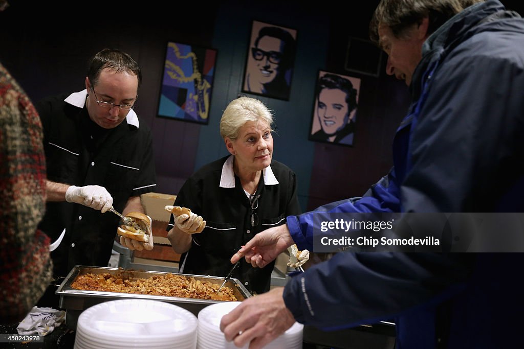 Bill Clinton Campaigns With IA Senate Candidate Bruce Braley