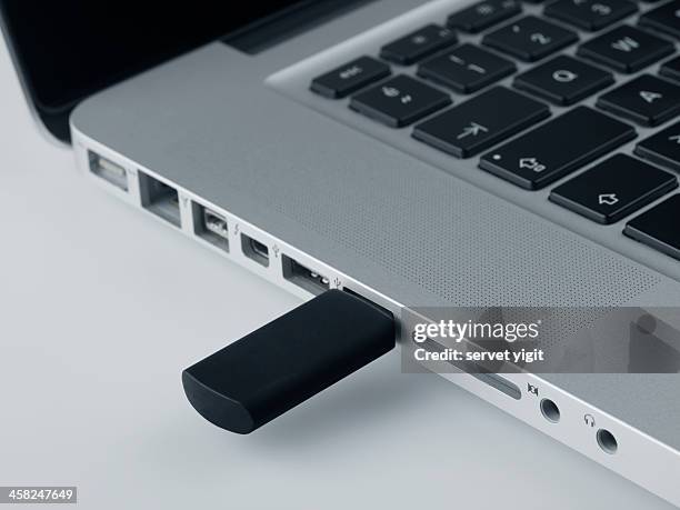 Mac Laptop Side View Photos and Premium High Res Pictures - Getty Images