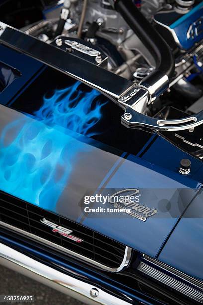 chevrolet camaro emblem - chevrolet-camaro-super-sport stockfoto's en -beelden