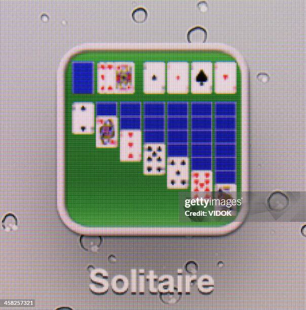 solitare - solitaire fotografías e imágenes de stock