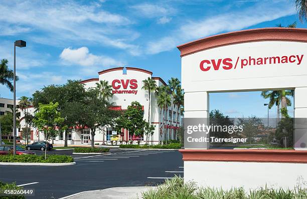 cvs pharmacy - cvs pharmacy stockfoto's en -beelden