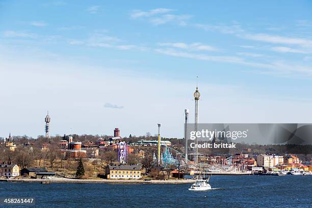 estocolmo suecia en la primavera con kastellholmen y gröna lund - parque atracciones de estocolmo fotografías e imágenes de stock