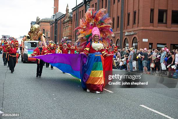 manchester desfile del orgullo gay de 2013 - gay pride parade 2013 fotografías e imágenes de stock