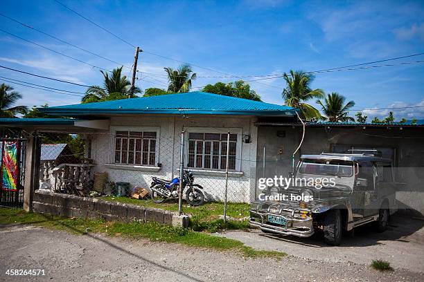 house and jeepney, philippines - gallera stock pictures, royalty-free photos & images