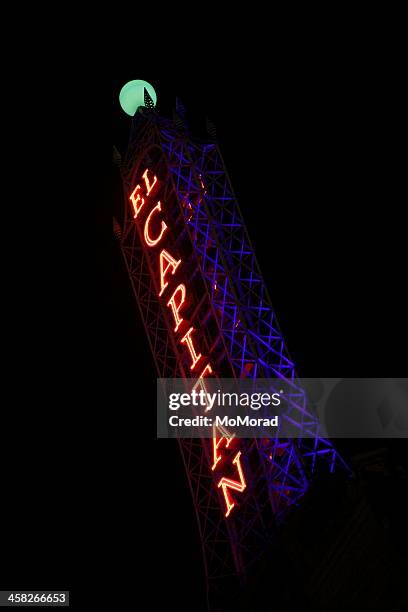 el capitan teatro de hollywood, california. - hollywood sign at night fotografías e imágenes de stock