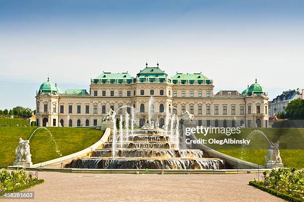 palazzo belvedere, vienna. - vienna foto e immagini stock