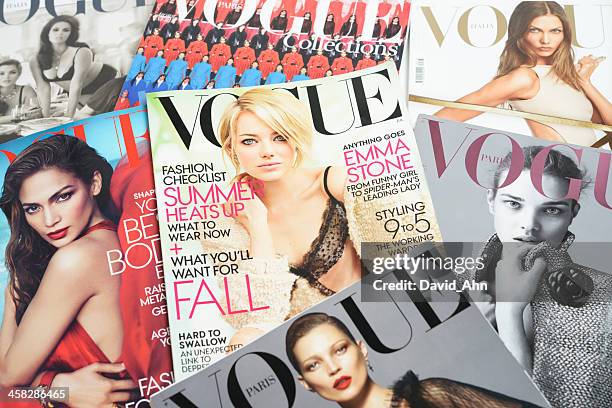 fashion magazines - vogue magazine bildbanksfoton och bilder