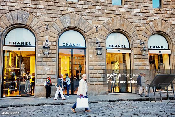 3.365 fotos de stock e banco de imagens de Chanel Concept Boutique On La -  Getty Images