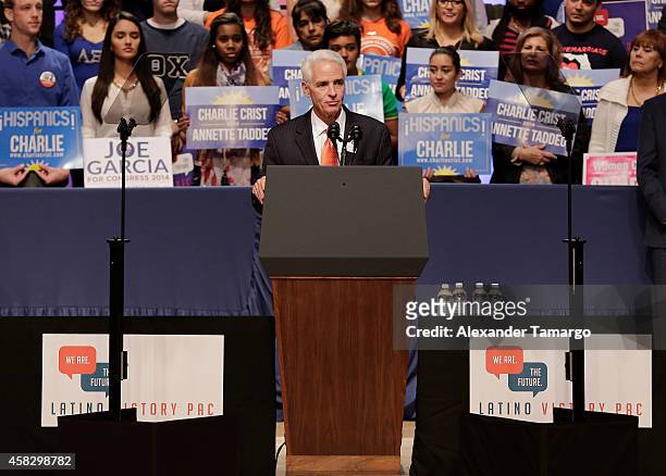 Charlie Crist speaks at the Latino Victory Project Rally at Florida International University on November 2, 2014 in Miami, Florida.