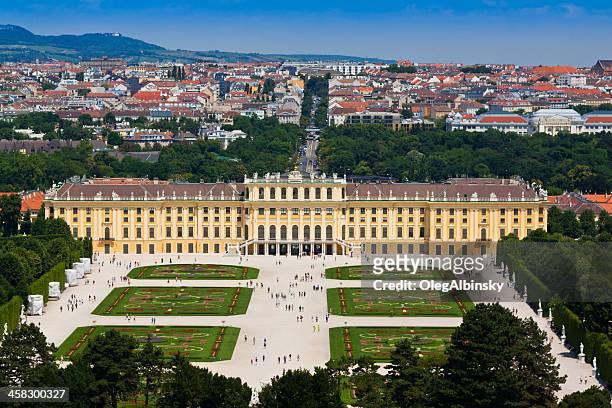 schonbrunn palace, vienna. - schonbrunn palace vienna stock pictures, royalty-free photos & images