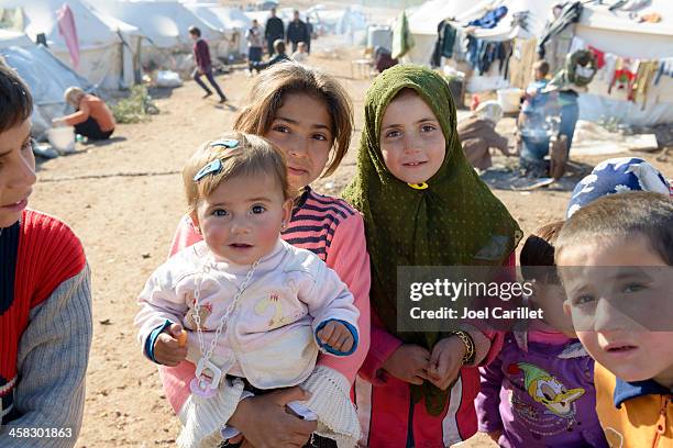 syrian refugees inside syria - syrian girl stock pictures, royalty-free photos & images