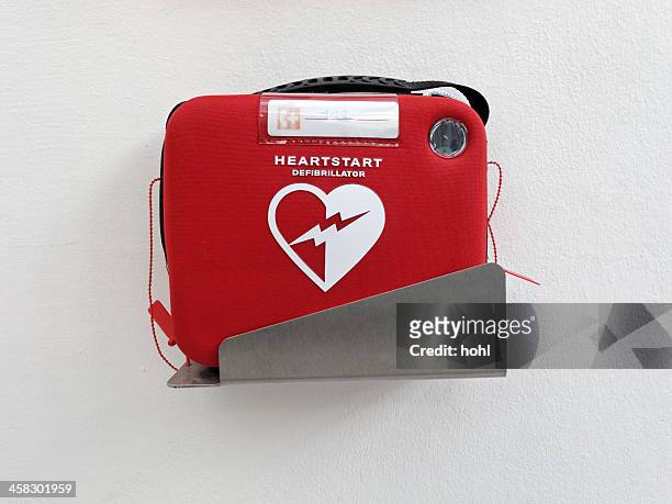defibrillator - defibrillation stock-fotos und bilder