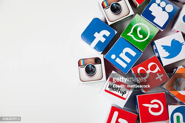 ソーシャルメディアの背景 - ピンタレスト ストックフォトと画像