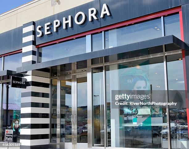 Sephora Cladding 115 Sephora Front Stock Photos, High-Res Pictures, and Images - Getty ...