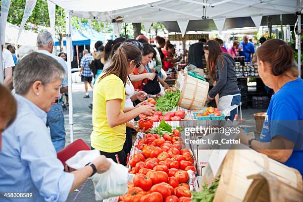 union square greenmarket - union square new york city stock-fotos und bilder