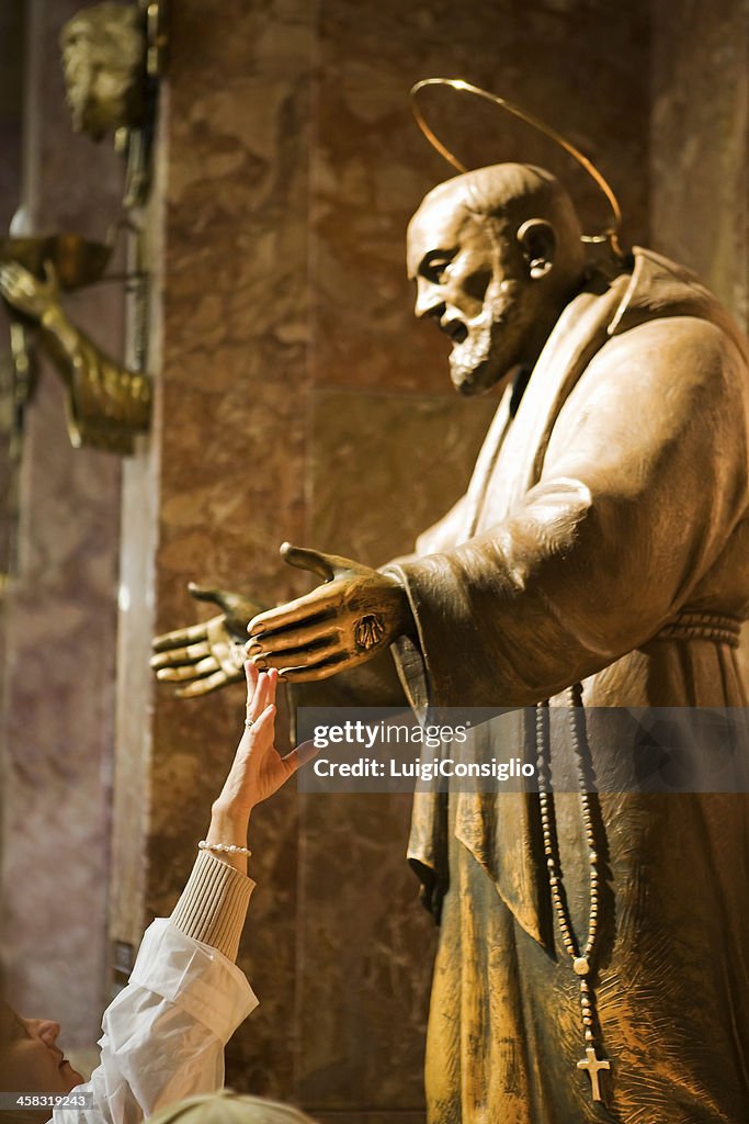 Saint Pio, devotion
