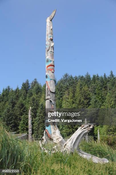 haida totem pole - haida gwaii totem poles stock pictures, royalty-free photos & images