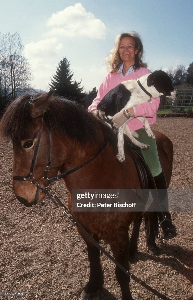 Urlaub auf dem "Mooshof" (Drehort der ARD-Serie "Fest im Sattel") am 11.08.1993 in Gaggenau / Moosbrunn