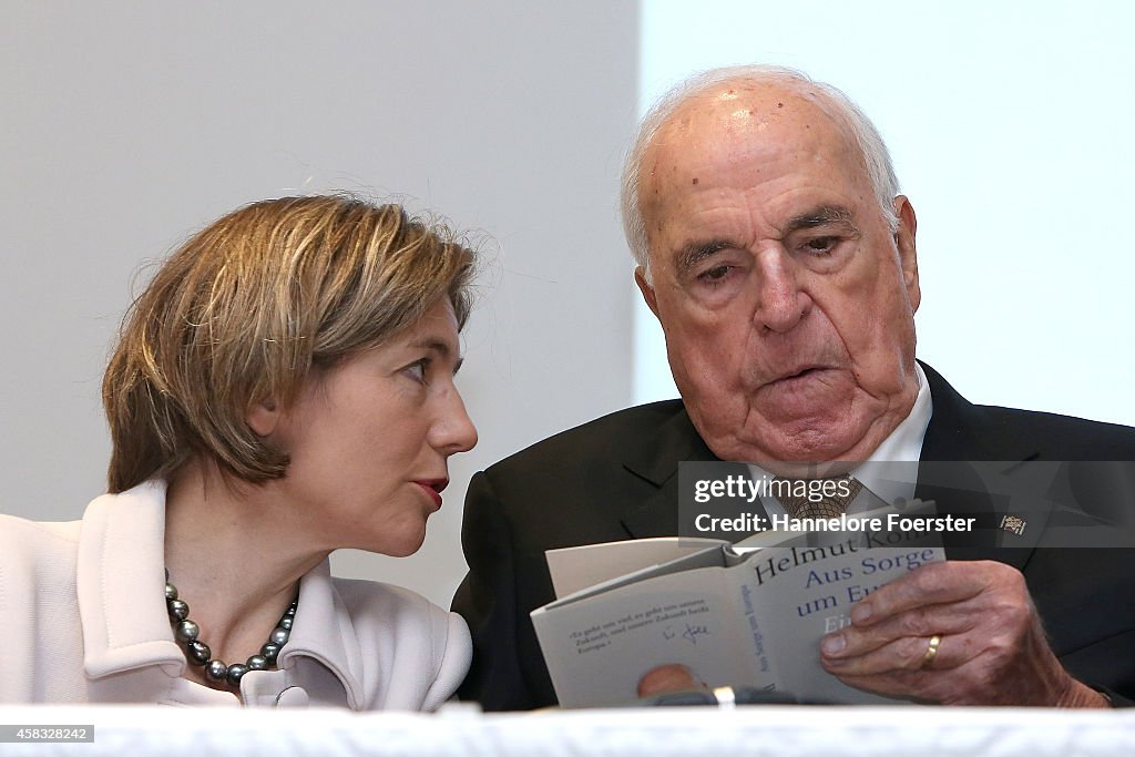 Helmut Kohl Presents New Book "Aus Sorge Um Europa"