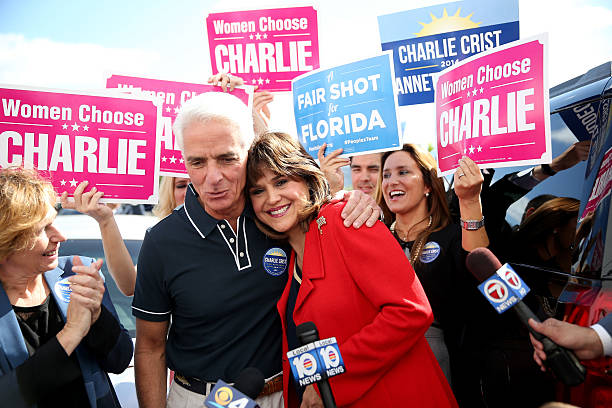 FL: Gubernatorial Candidate Charlie Crist Campaigns In Final Days Before Election Day
